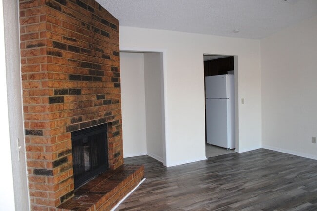 Building Photo - All Appliances!