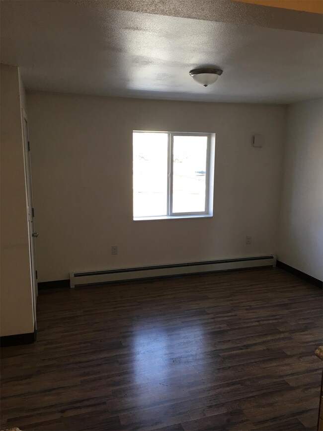 Building Photo - 1147 6th Ave