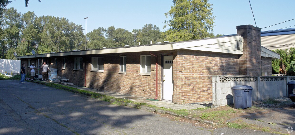 Building Photo - 1301 E Main Ave