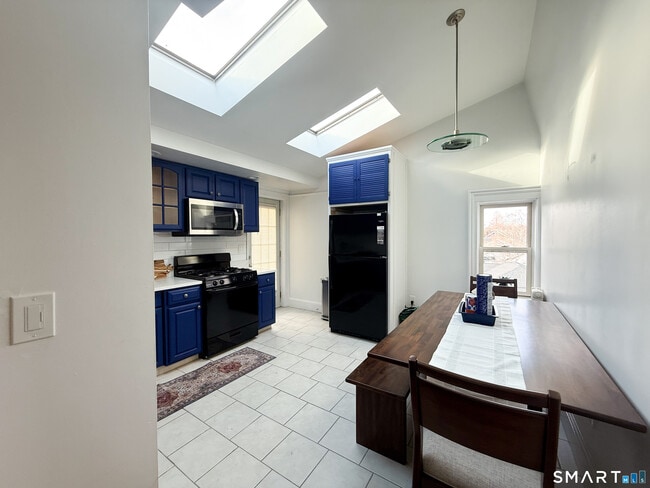 Foto del edificio - 883 Montauk Ave