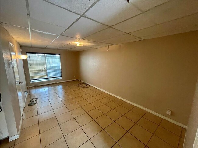 Building Photo - 7886 W Bellfort Blvd