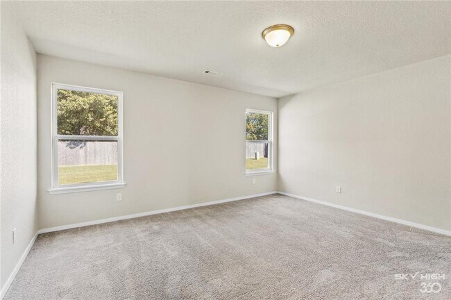 Building Photo - 1150 Battery Dr