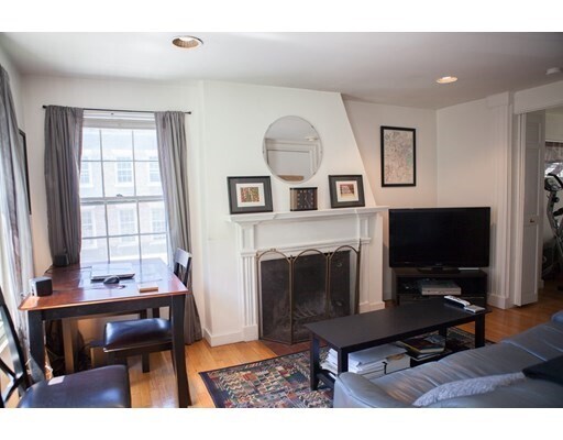 Primary Photo - 123 Pinckney St