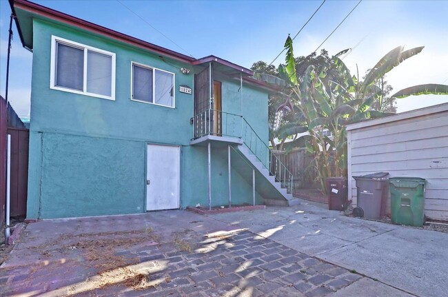 Building Photo - 1824 Independence Way