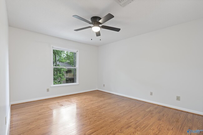 Foto del edificio - 2031 Woodlawn Dr SW