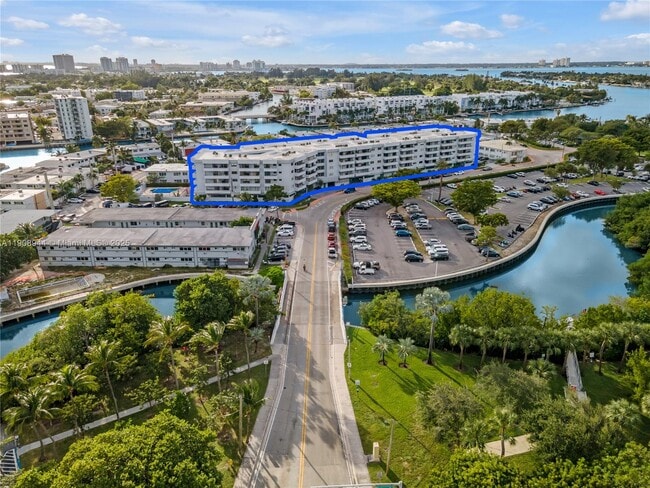 Foto del edificio - 7300 Wayne Ave