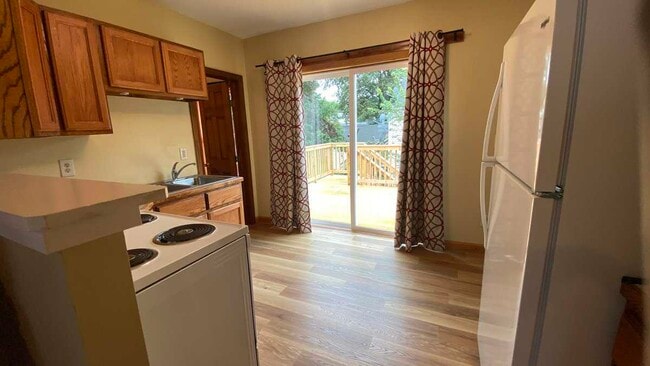 Photo - 18 Center St Apartments