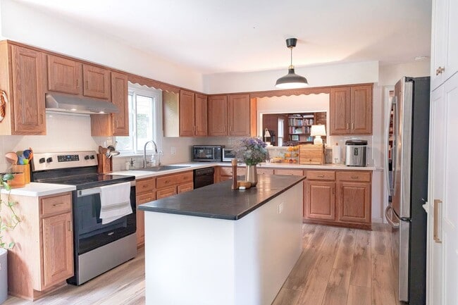Building Photo - 4 Bed 2.5 Bath Home In VA Beach for Rent !