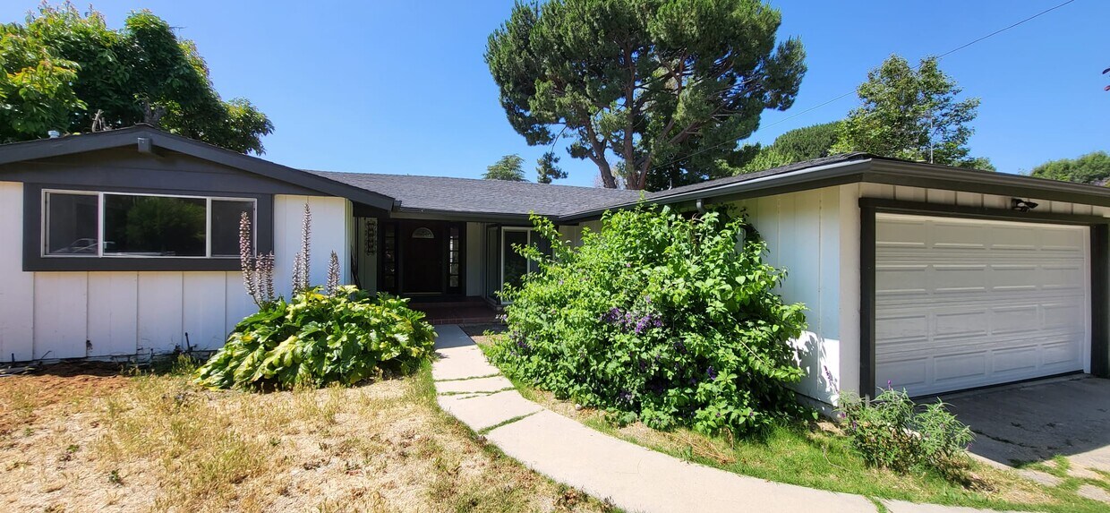 Primary Photo - 17660 Raymer St