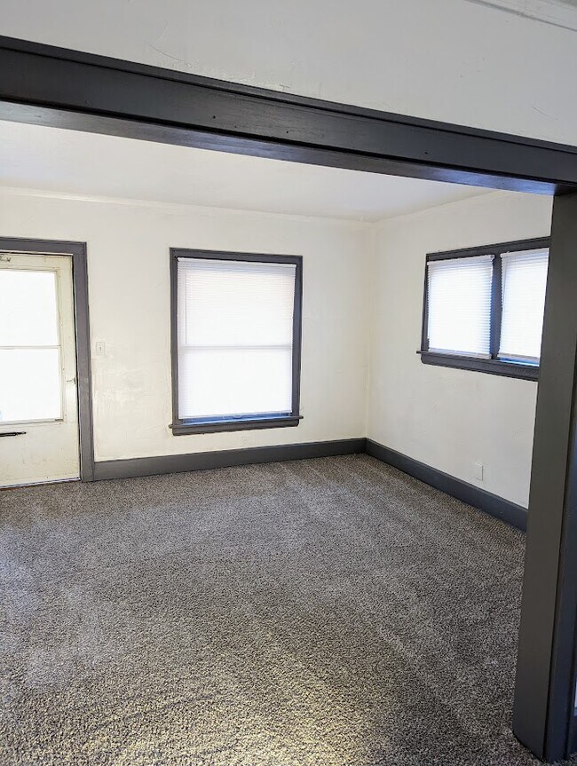 Living Room (13ftx12ft) - 56 E Mapledale Ave