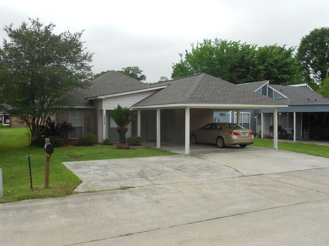 Primary Photo - 1317 Harwich Dr
