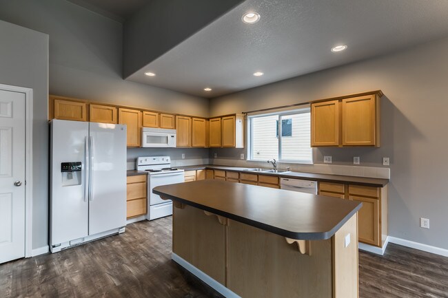 Foto del edificio - 59613 Oak Ridge St