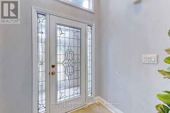 Building Photo - 25 Tower Bridge Crescent