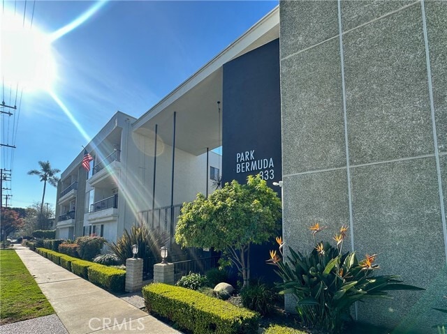 Foto del edificio - 333 Junipero Ave