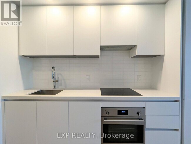 Photo du bâtiment - 4015 The Exchange