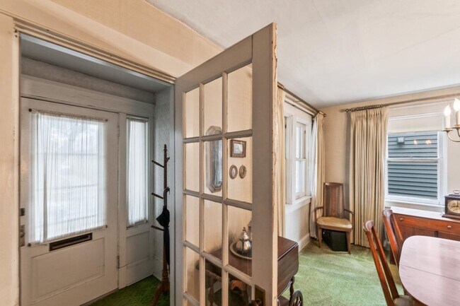 Building Photo - 403 N 69th St