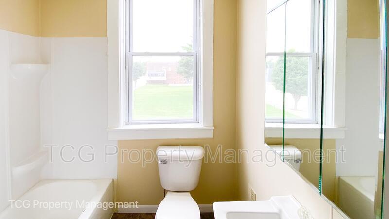 Foto del edificio - 102 S Main St