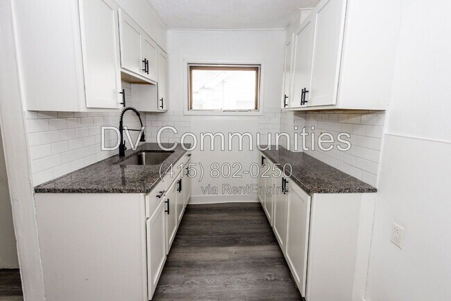 Foto del edificio - 54 E 220th St
