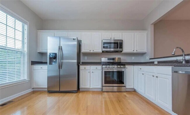 Foto del edificio - 1108 Thornborough Dr