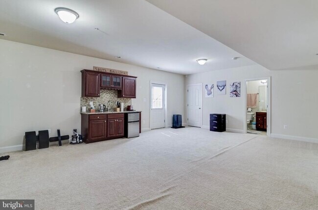 Building Photo - 46841 Shelton Dr