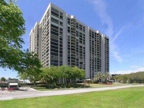 Building Photo - 3301 Bayshore Blvd
