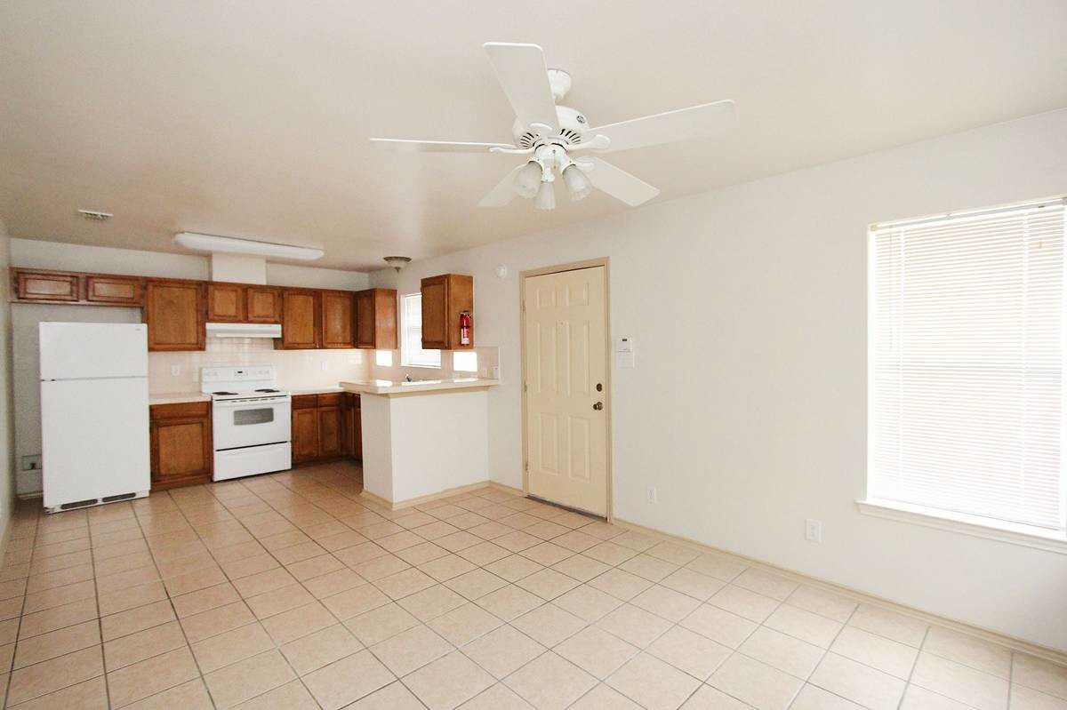 502 Shiloh Dr Unit 65, Laredo, TX 78045 Room for Rent in Laredo, TX