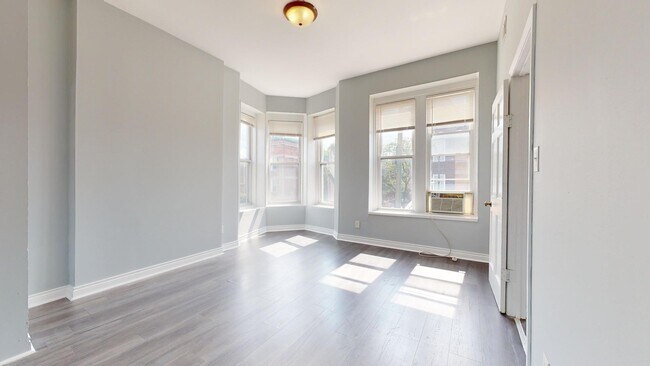 Building Photo - 2700 W Cermak Rd