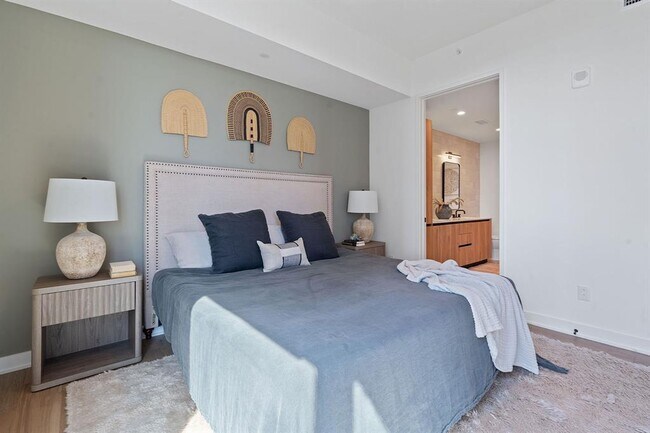 Building Photo - 84 East Ave