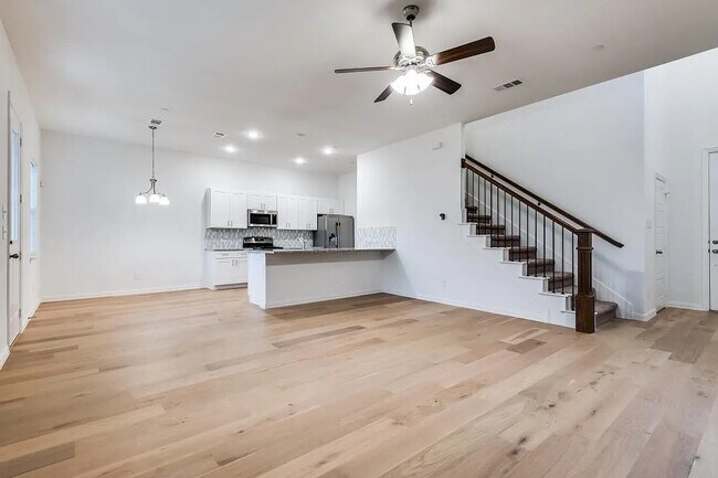 Foto del edificio - Room in Townhome on Bethlehem St