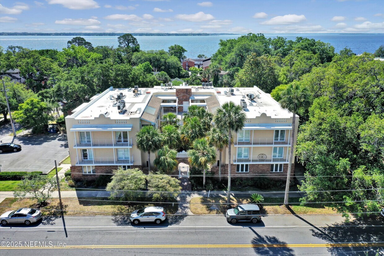 Foto principal - 2912 St Johns Ave