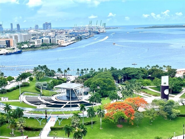 Foto del edificio - 244 Biscayne Blvd