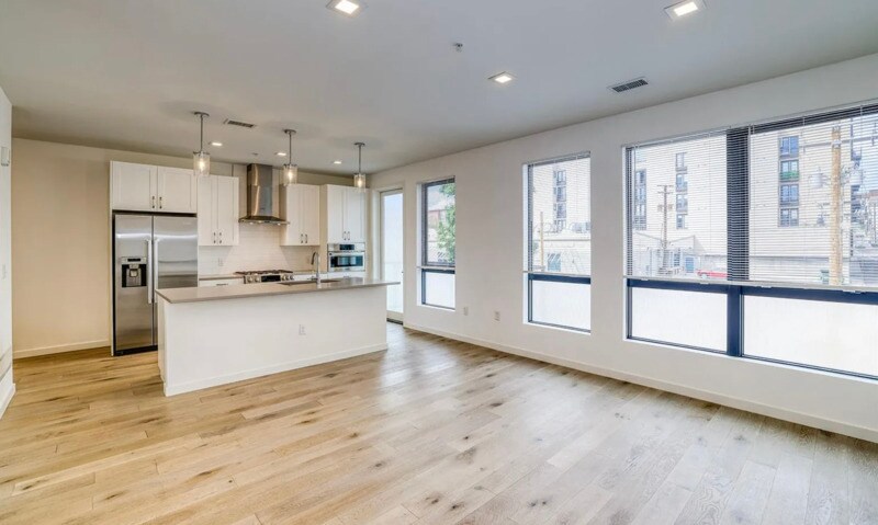 Foto principal - 1735 Central St