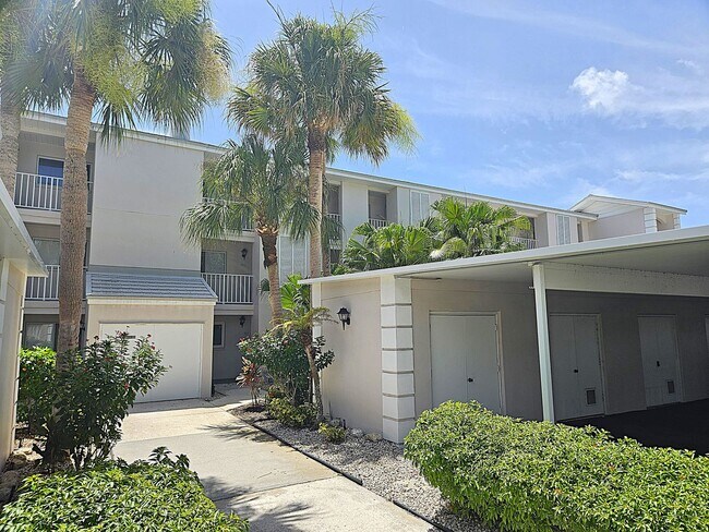 Building Photo - 437 Cerromar Ln