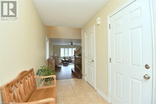 Building Photo - 47 Plum Tree Ln
