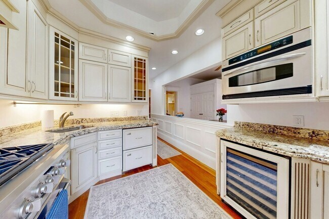 Building Photo - 15 Garrison Rd