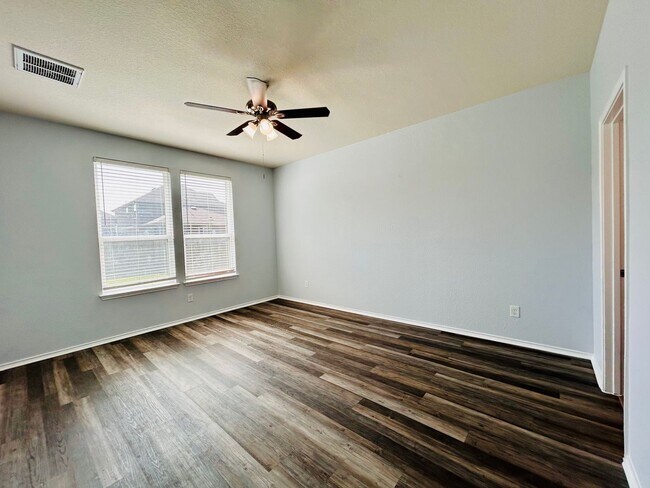 Foto del edificio - 147 Big Leaf Dr