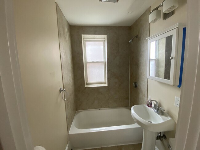 Building Photo - 882 Huntington Ave