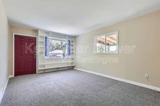 Foto del edificio - 991 Vaughn St