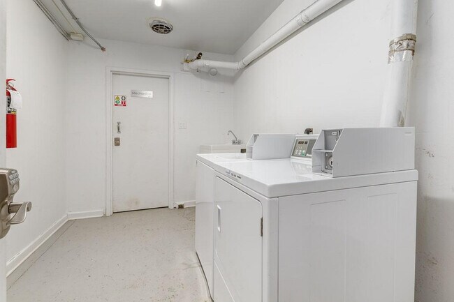 Photo du bâtiment - Retallack Apartments