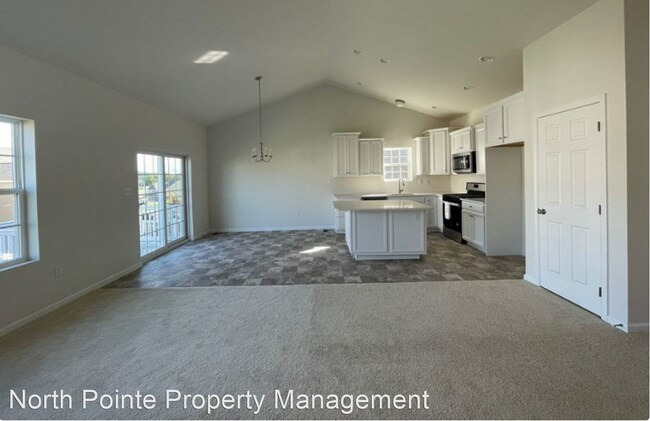 Building Photo - 3 br, 2.5 bath House - 692 Kincaid Ave