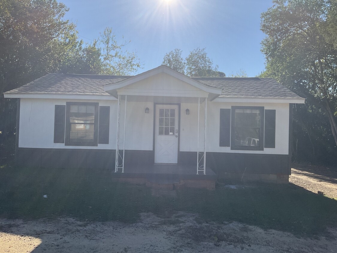 Primary Photo - 116 Plaza Dr