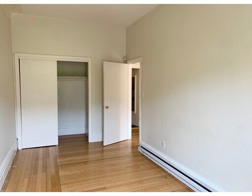 Building Photo - 221 Newbury St