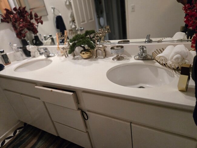 Foto del edificio - 4085 Garvey Way