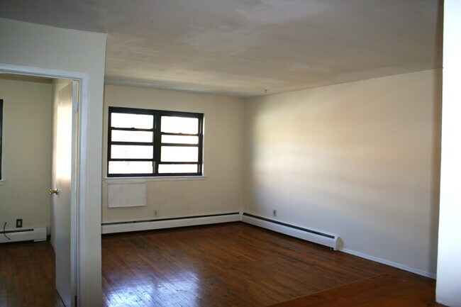 Foto del edificio - 31-48 48th St
