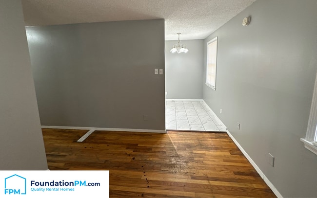 Building Photo - 415 Carbon Cove