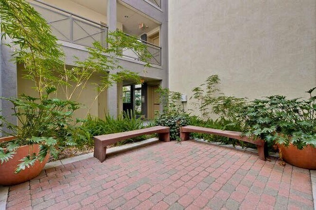 Foto del edificio - 1101 S Main St