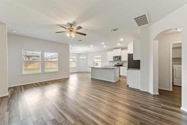 Building Photo - 105 Rearden Blvd