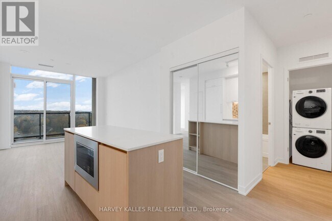 Photo du bâtiment - 8188 Yonge St