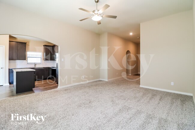 Foto del edificio - 7500 Pleasant Oaks St