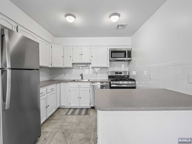 Foto del edificio - 281 Columbia Ave